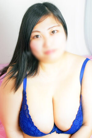 りく　爆乳Iカップ☆潮吹きしちゃう敏感ボディー