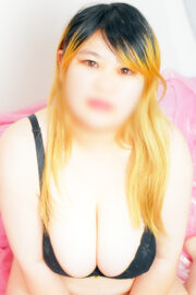 ねる　明るく元気いっぱいな超爆乳ちゃん娘