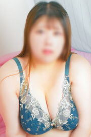 りりあ　全身敏感！素人感満載の爆乳パイパン娘