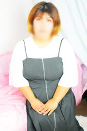 もか　Iカップに釘付け☆人懐っこいミケポちゃん